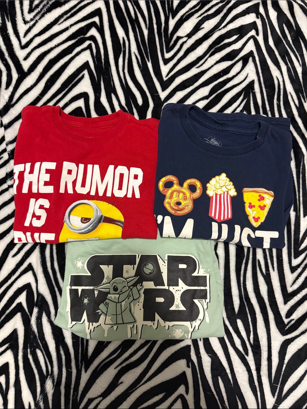 Boys graphic tees (S- 5/6)